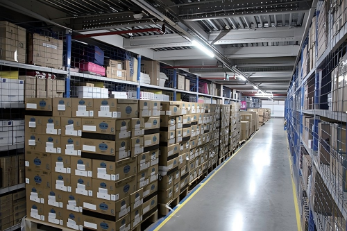 Metal and non-metal wear-resistant hardener floor system